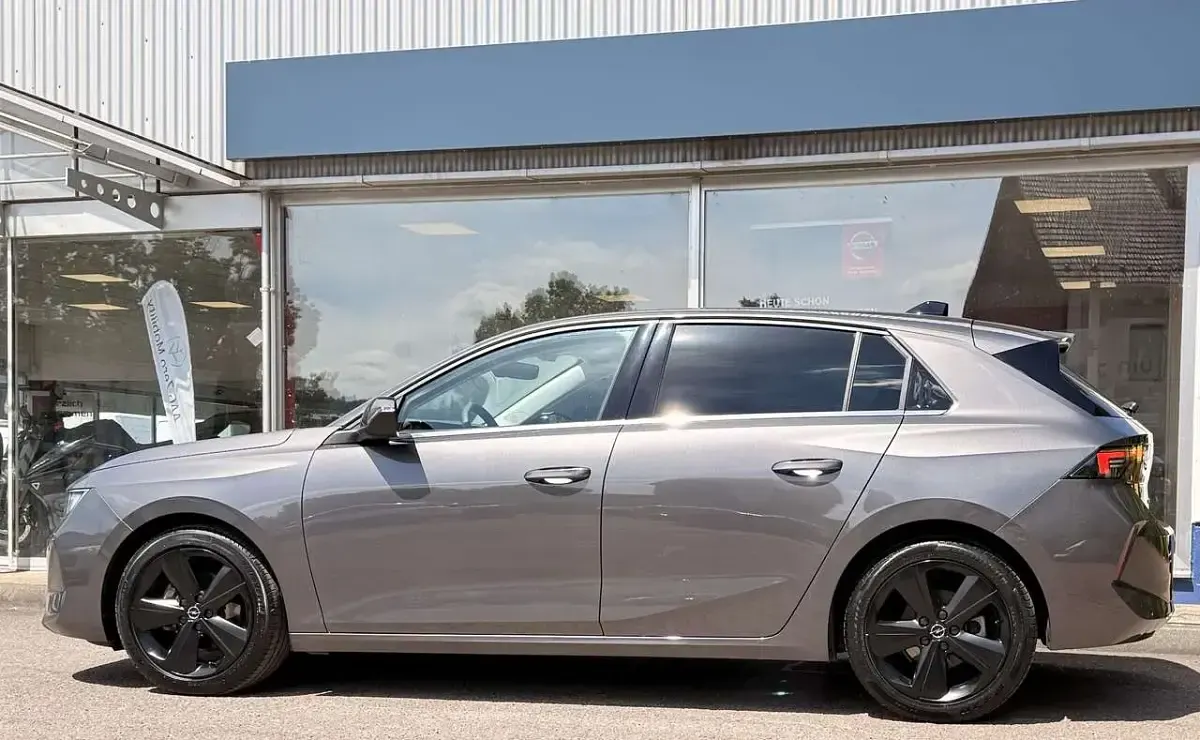 Gebraucht Opel Astra Elegance 131 PS (96 kW) 2023 Other Kleinwagen
