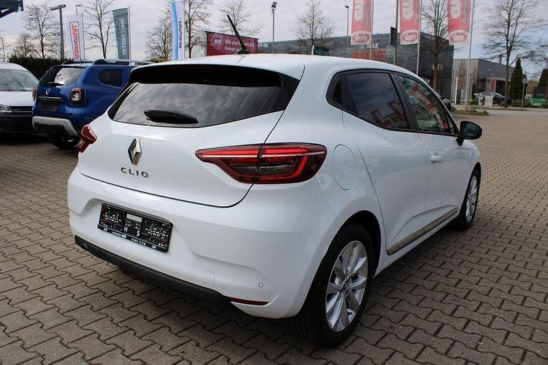 Gebraucht Renault Clio V 91 PS (66 kW) 2021 Weiß Limousine