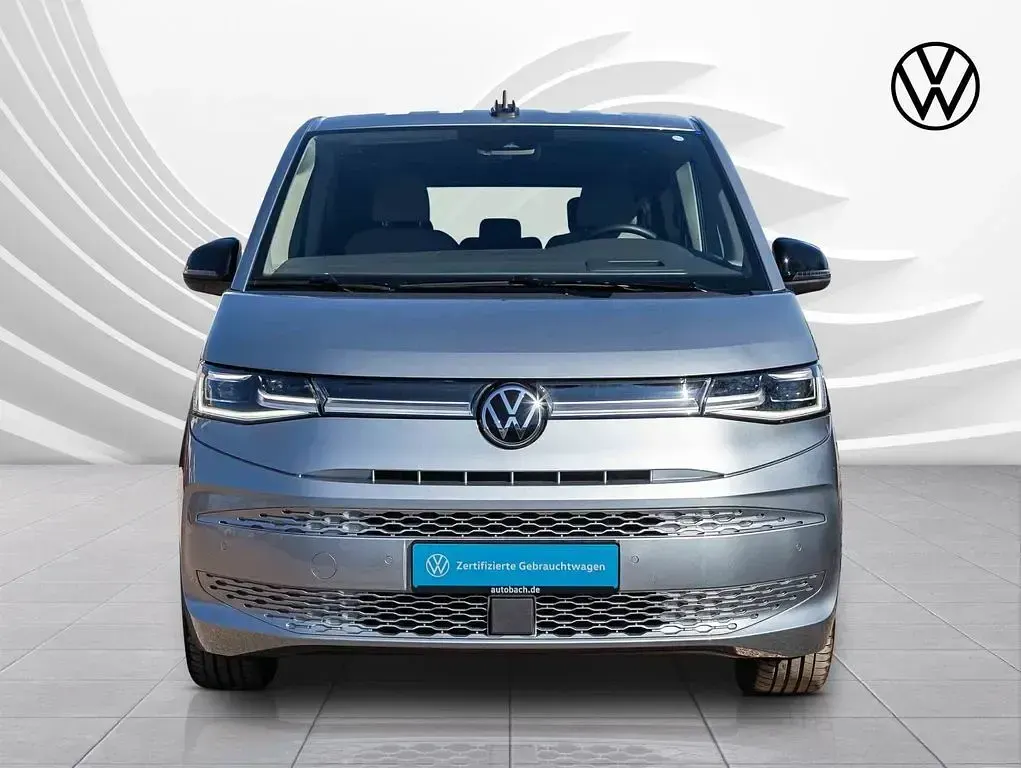 Gebraucht VW Multivan Style 218 PS (160 kW) 2023 Monosilber metallic Van / Kleinbus