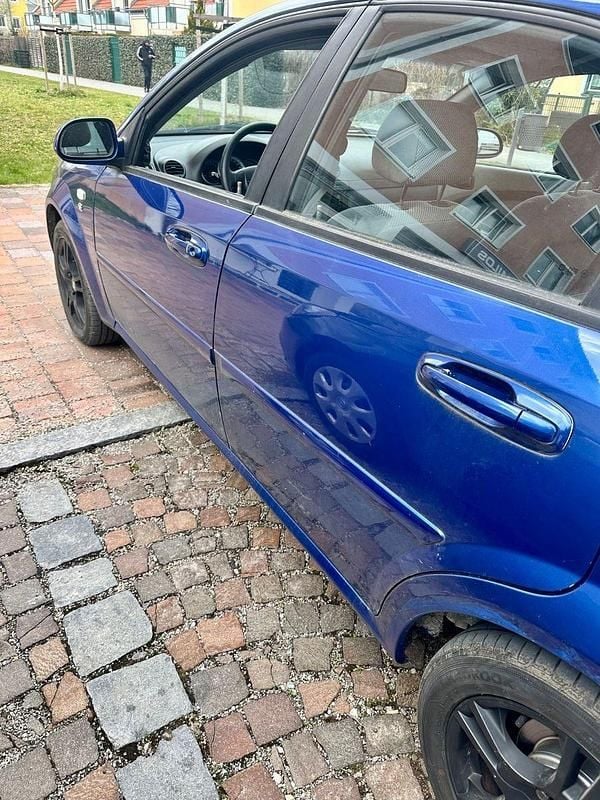 Gebraucht Chevrolet Lacetti 95 PS (69 kW) 2009 Blau Kleinwagen