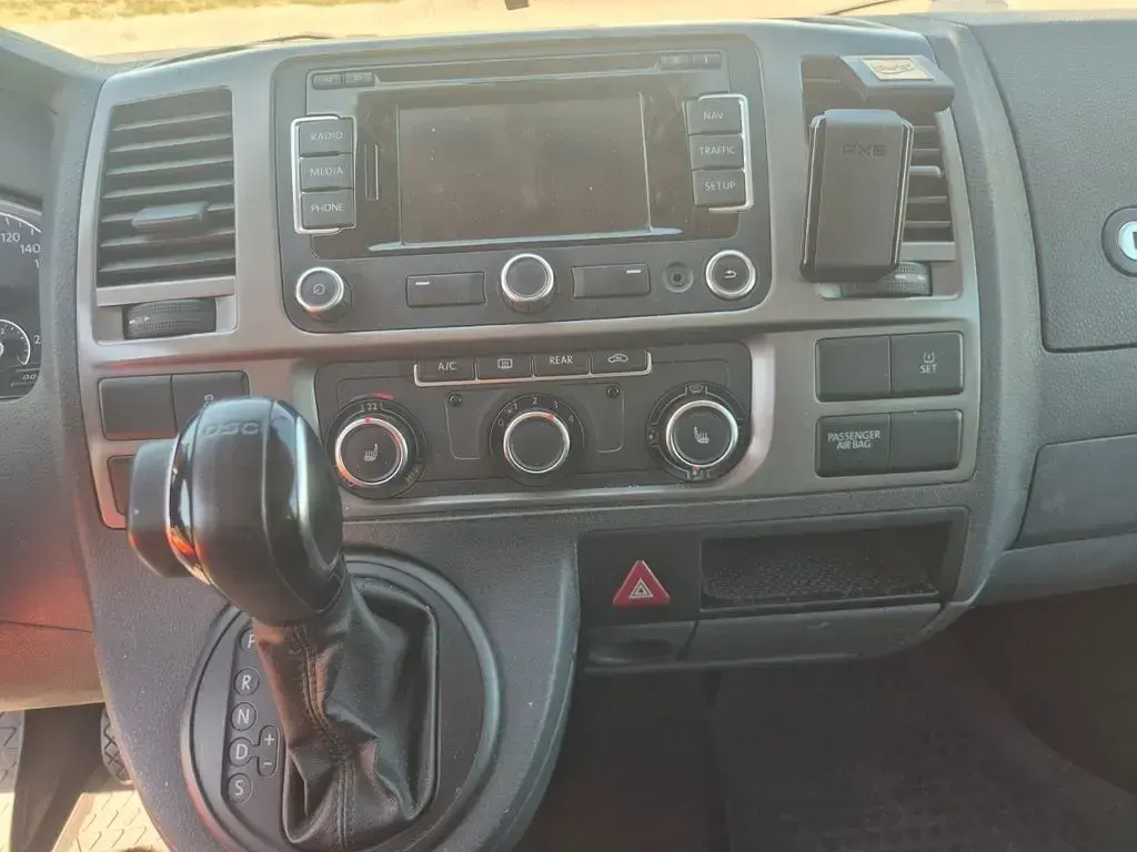 Gebraucht VW Caravelle 179 PS (131 kW) 2012 Grau Van