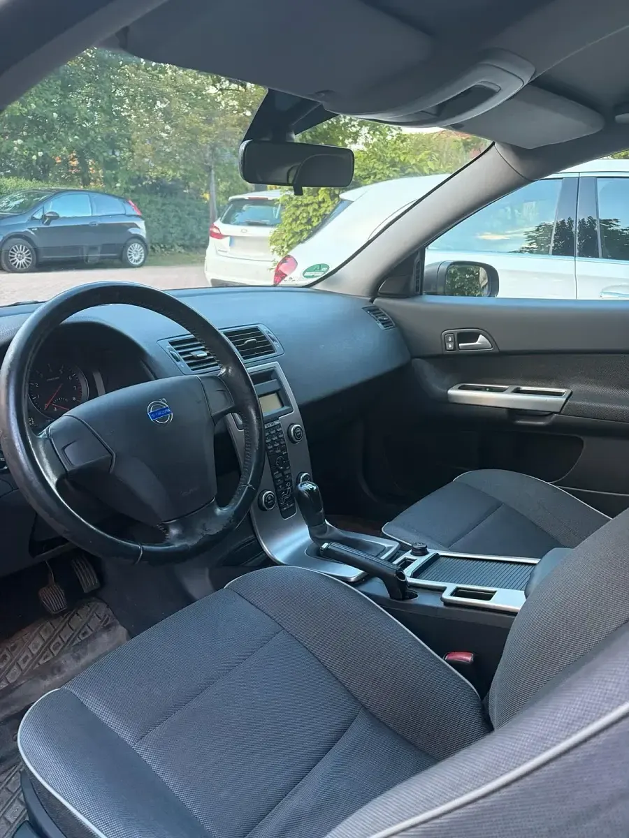 Używany Volvo C30 100 KM (73 kW) 2009 Czerwony Hatchback