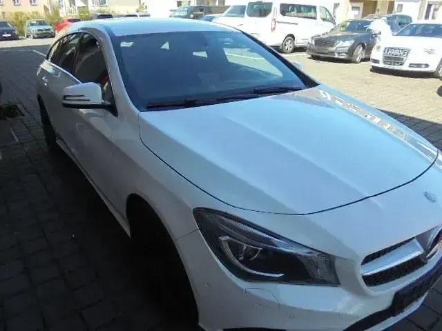 Gebraucht Mercedes CLA200 Shooting Brake 136 PS (100 kW) 2016 Weiß Kombi