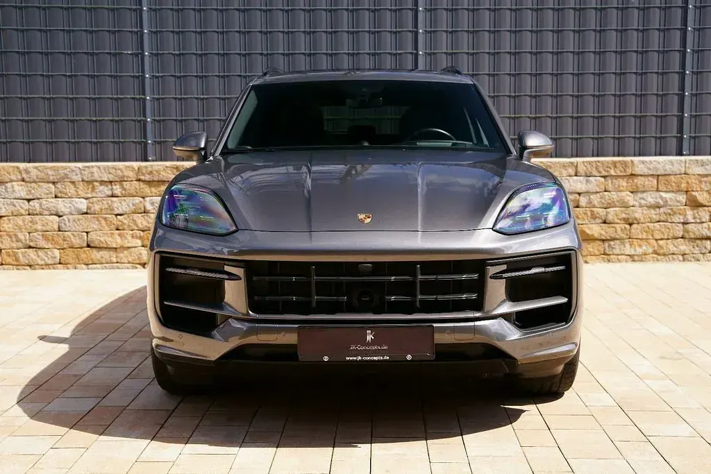 Gebraucht Porsche Cayenne 470 PS (345 kW) 2025 Grau SUV