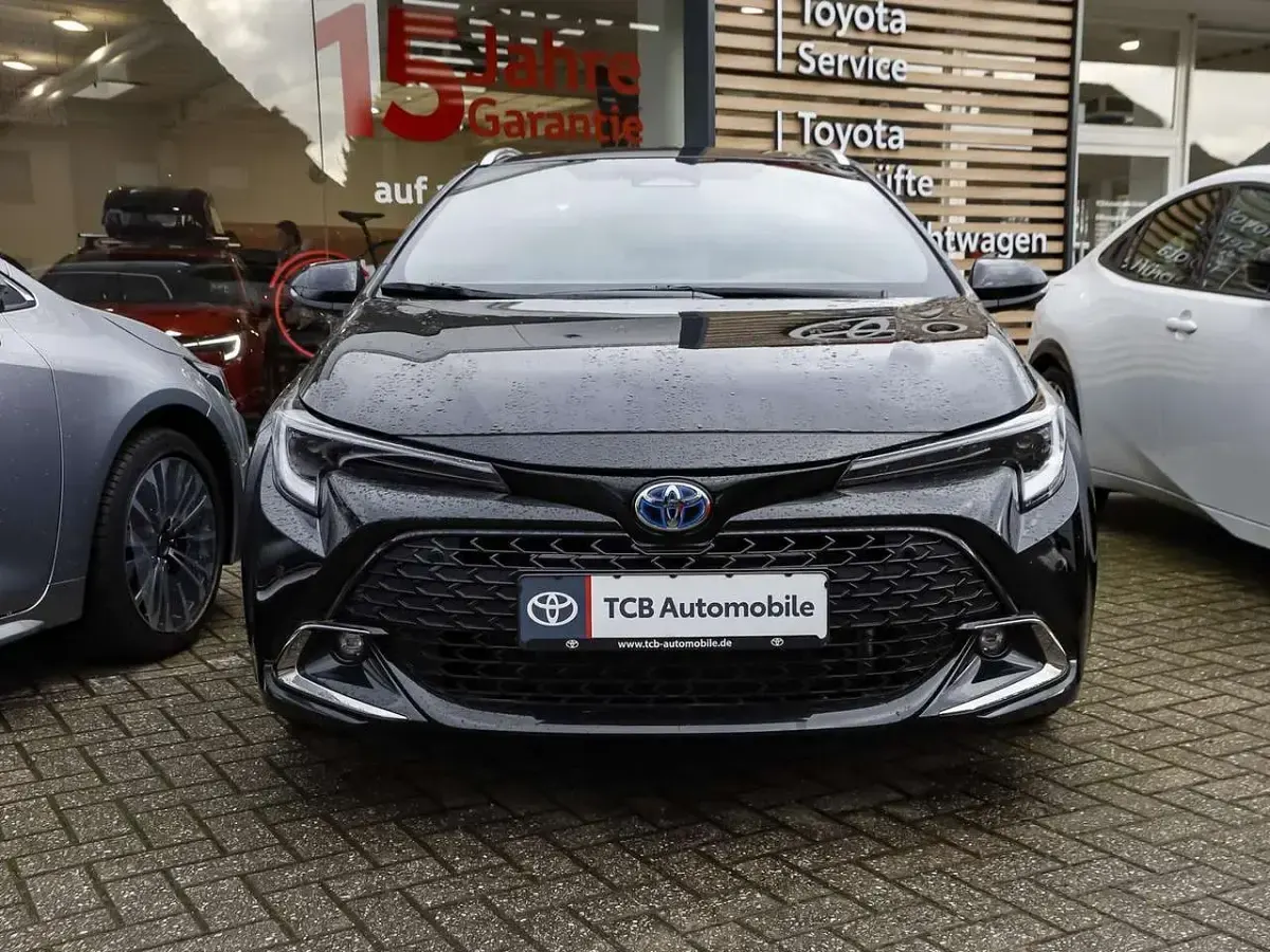 Neu Toyota Corolla 196 PS (144 kW) 2025 Mysticschwarzmica Kombi