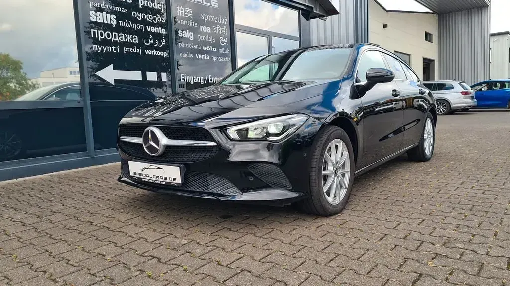 Gebraucht Mercedes CLA250e Shooting Brake 218 PS (160 kW) 2022 Schwarz Kombi