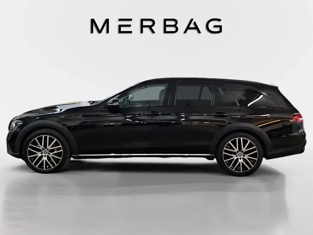 Gebraucht Mercedes E400 Avantgarde 330 PS (242 kW) 2021 Schwarz Limousine