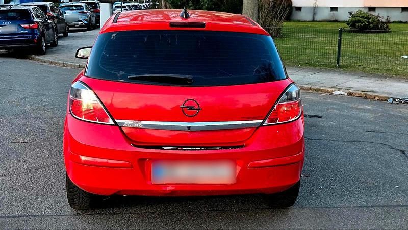 Gebraucht Opel Astra 116 PS (85 kW) 2009 Rot Limousine