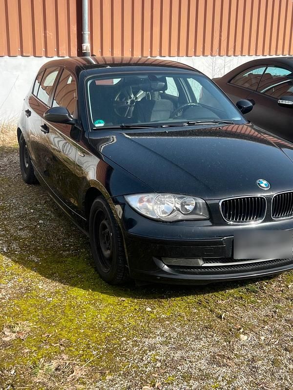 Gebraucht BMW 116 116 PS (85 kW) 2009 Schwarz Kleinwagen
