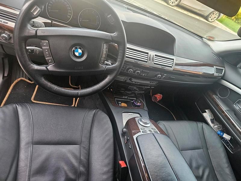 Gebraucht BMW 730 230 PS (169 kW) 2007 Grau Limousine