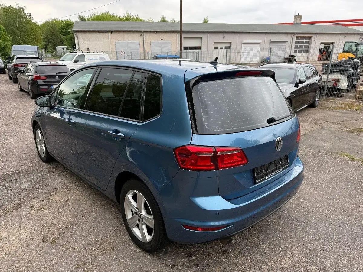 Gebraucht VW Golf VII Comfortline 110 PS (80 kW) 2014 Blau Limousine