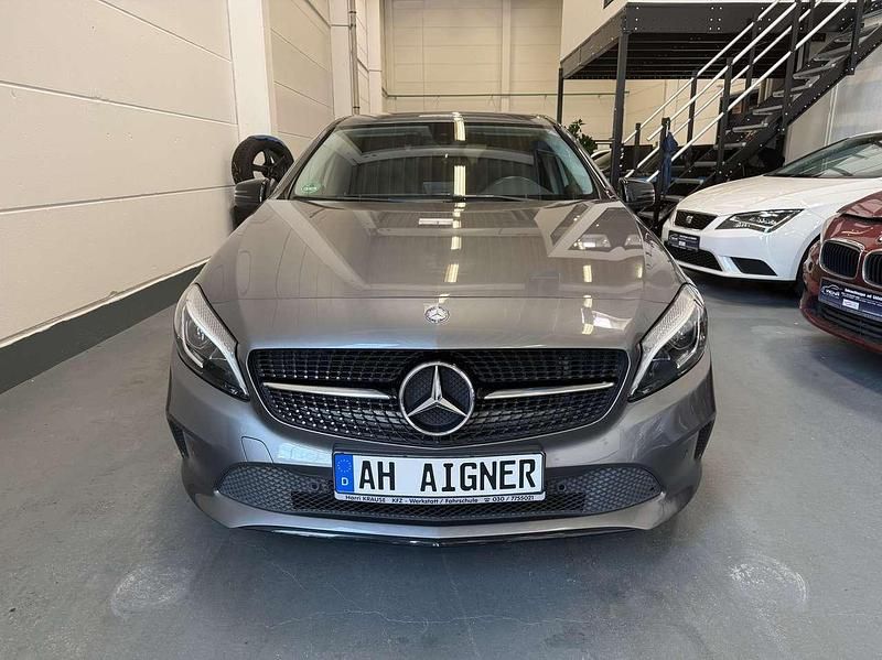 Gebraucht Mercedes A220 177 PS (130 kW) 2016 Mountaingrau  met. Kleinwagen