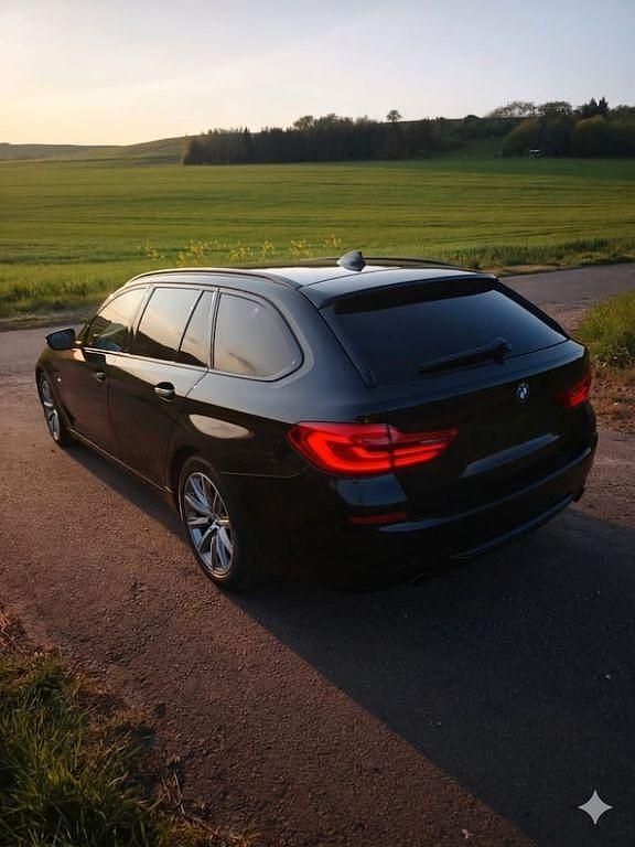 Gebraucht BMW 525 Sport Line 231 PS (169 kW) 2018 Schwarz Kombi