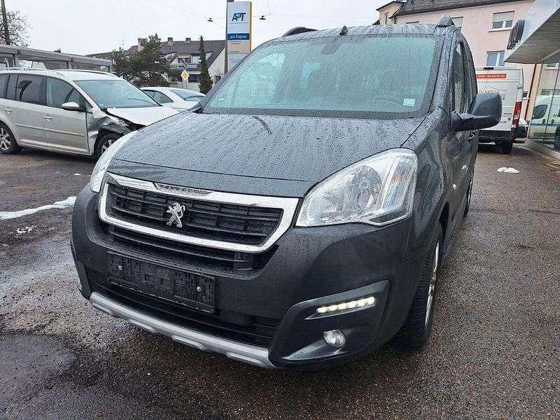 Grau Gebraucht 2016 Peugeot Partner Van / Kleinbus | 6.900 € - Bild 1/4