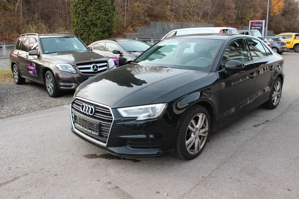 Occasion Audi A3 Basis 116 ch (85 kW) 2017 Noir Berline