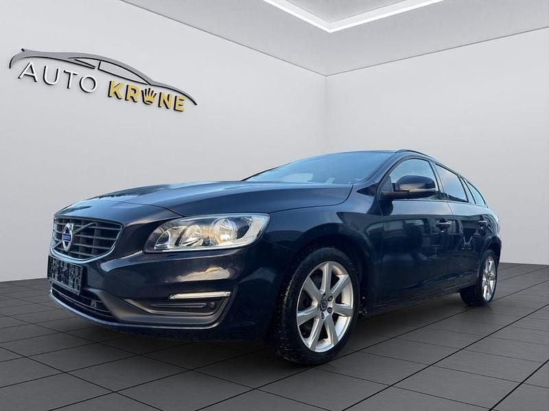 Gebraucht Volvo V60 150 PS (110 kW) 2017 Blau Kombi