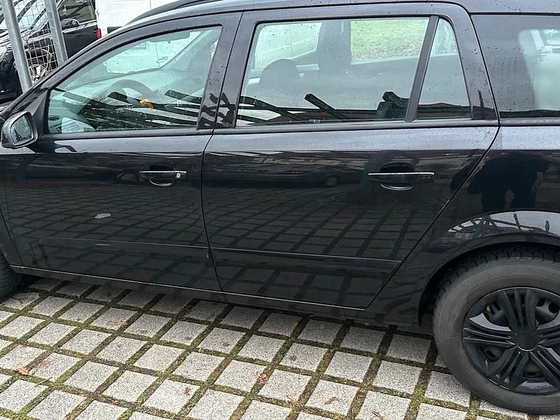 Gebraucht Opel Astra 105 PS (77 kW) 2006 Schwarz Kombi