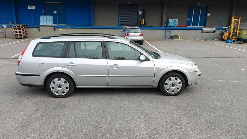Gebraucht Ford Mondeo 130 PS (95 kW) 2005 Silber Kombi