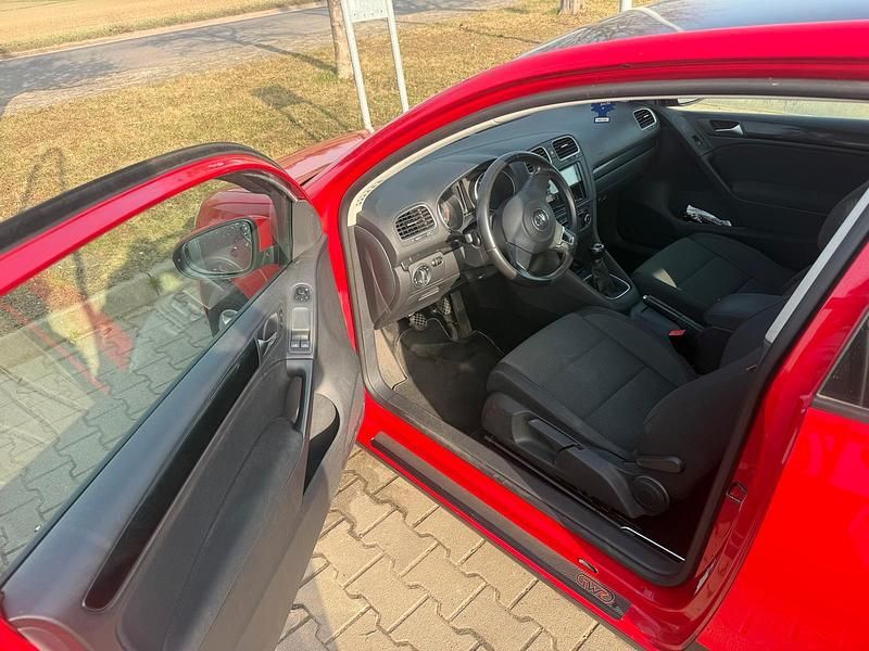 Second-hand VW Golf VII Sport 105 CP (77 kW) 2012 Roșu Berlinǎ