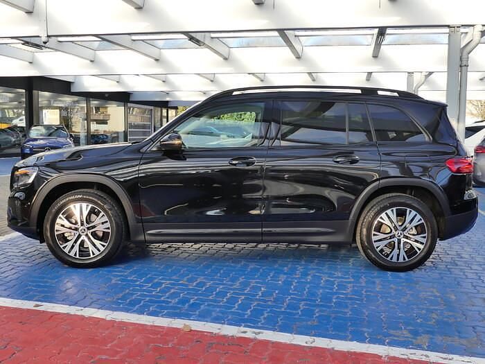 Gebraucht Mercedes GLB180 Progressive 136 PS (100 kW) 2025 Metalliclack kosmosschwarz SUV