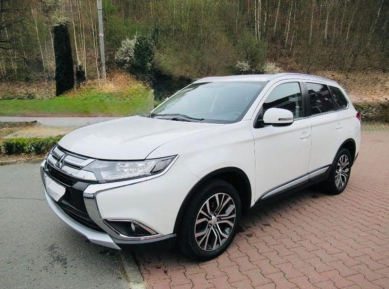 Weiß Gebraucht 2018 Mitsubishi Outlander Active SUV | 17.250 € (Fairer Preis) - Bild 1/4