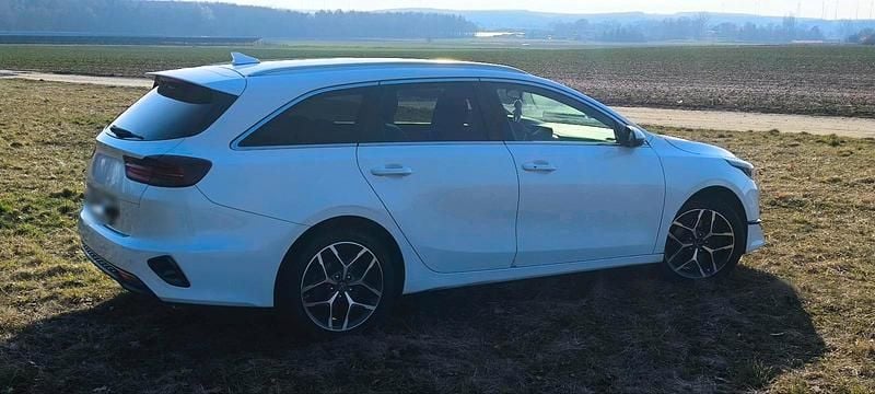 Gebraucht Kia Ceed 160 PS (117 kW) 2021 Weiß Kleinwagen