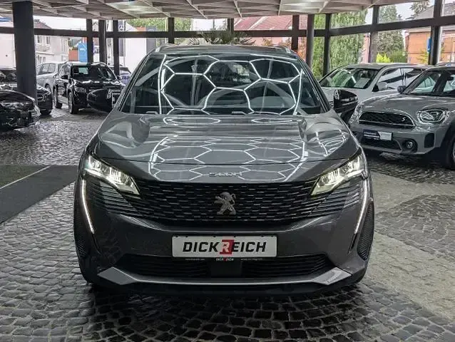 Gebraucht Peugeot 5008 Allure 131 PS (96 kW) 2023 Grau SUV