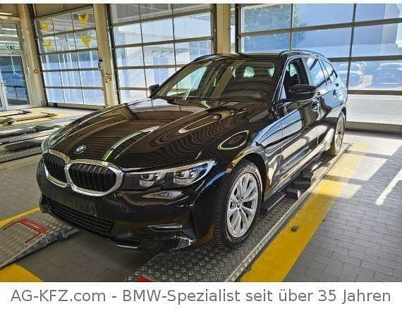 Schwarz Gebraucht 2022 BMW 318 Advantage Kombi | 15.999 € (Superpreis) - Bild 1/4