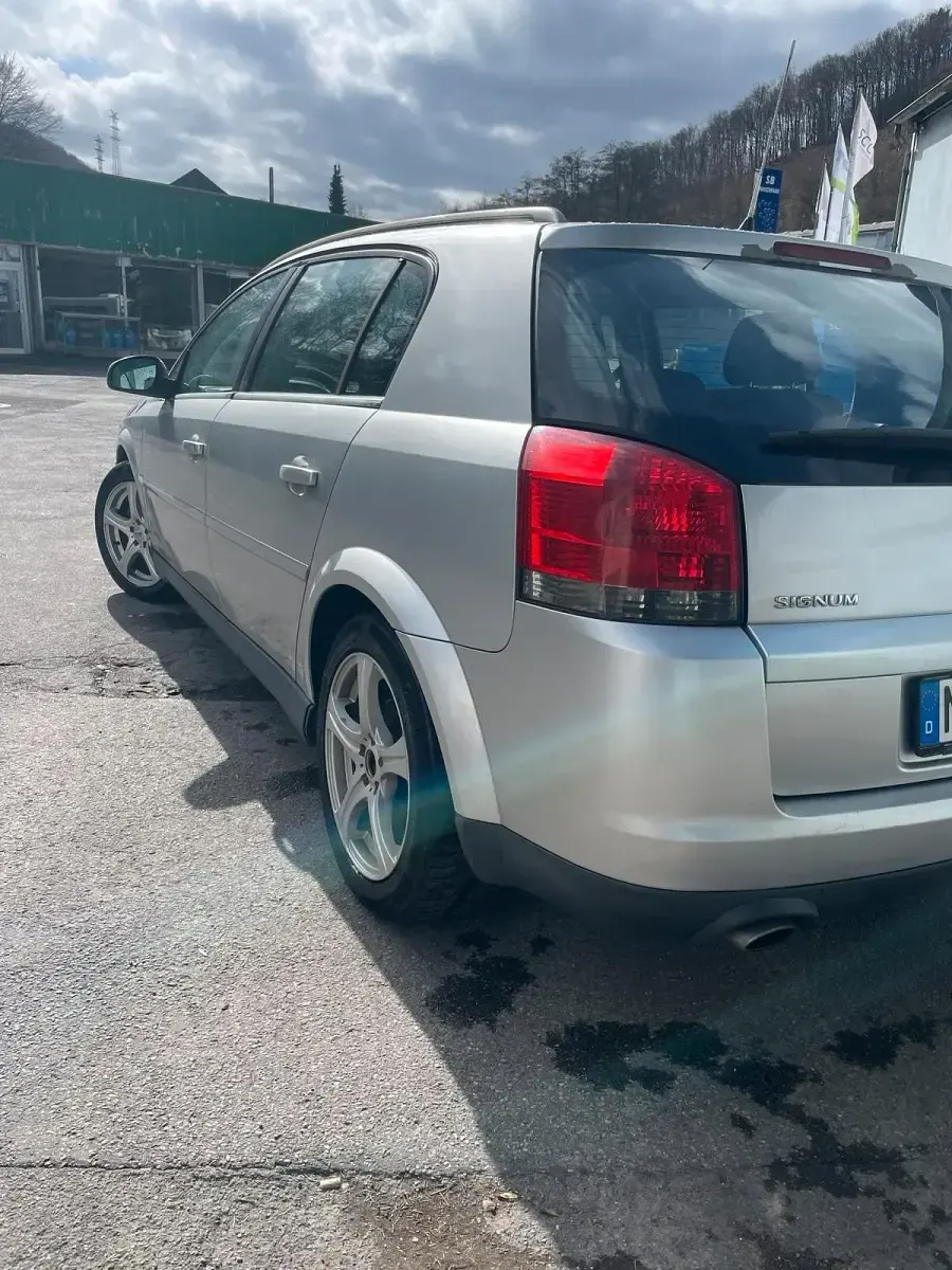 Second-hand Opel Signum 155 CP (114 kW) 2004 Argintiu Hatchback