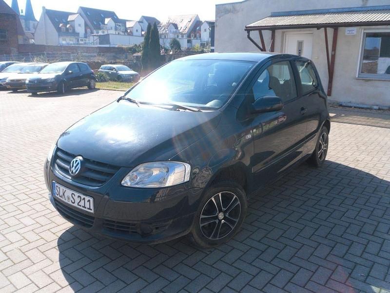 Usado VW Fox Refresh 54 HP (39 kW) 2009 Cinzento Citadino