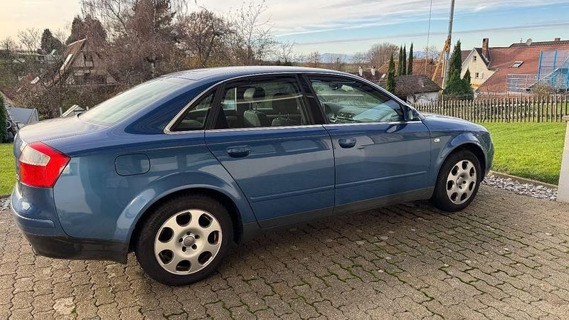 Blau Gebraucht 2003 Audi A4 Limousine | 3.000 € (Fairer Preis) - Bild 1/4