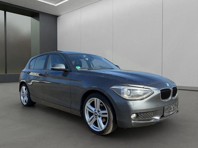 Gebraucht BMW 118 Advantage 143 PS (105 kW) 2015 Grau / mineralgrau (metallic) Kleinwagen