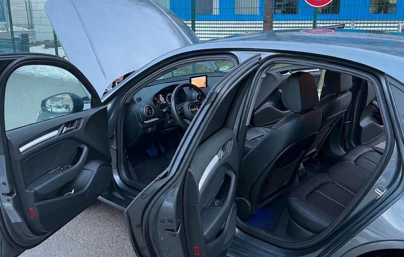 Gebraucht Audi A3 150 PS (110 kW) 2020 Grau Limousine