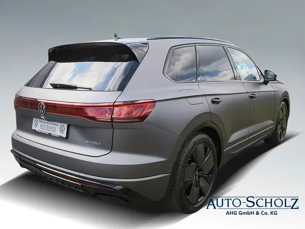 Gebraucht VW Touareg R 462 PS (339 kW) 2025 Grau SUV