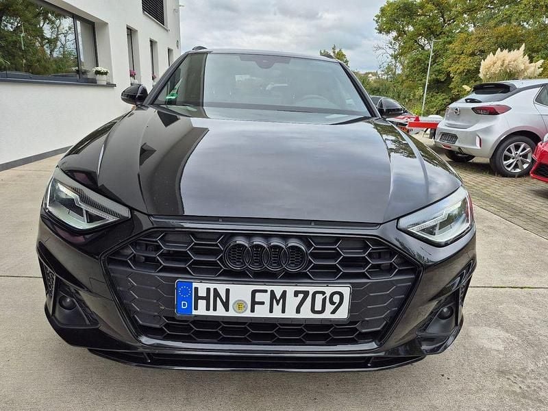 Mythosschwarz Gebraucht 2022 Audi A4 S-Line Kombi | 28.900 € (Superpreis) - Bild 1/4
