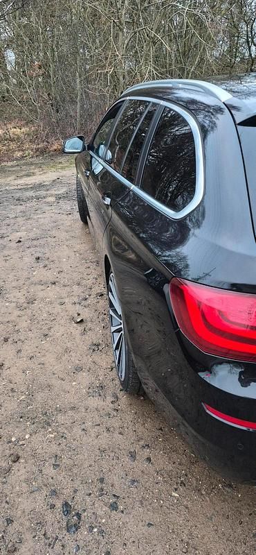 Gebraucht BMW 520 184 PS (135 kW) 2011 Schwarz Kombi