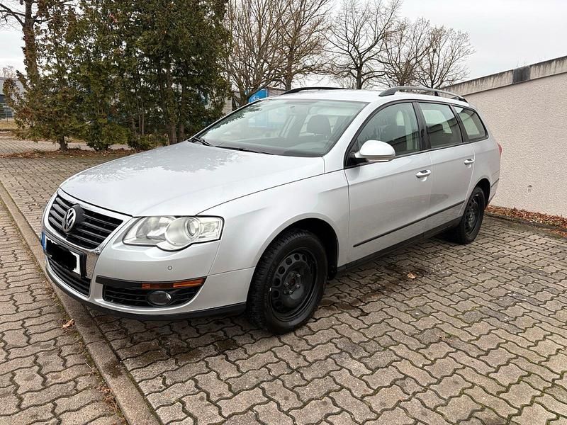 Gebraucht VW Passat 140 PS (102 kW) 2008 Silber Kombi
