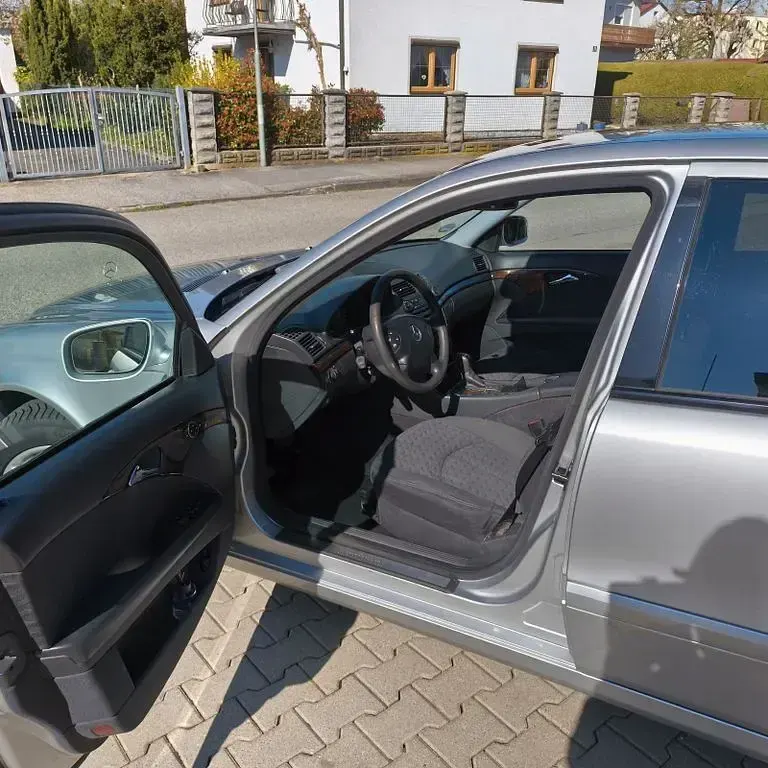 Gebraucht Mercedes E350 Classic 272 PS (200 kW) 2005 Silber Limousine