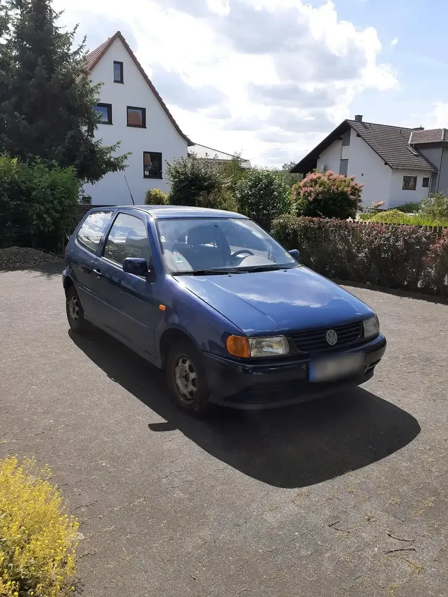Gebraucht VW Polo 50 PS (36 kW) 1998 Blau Kleinwagen