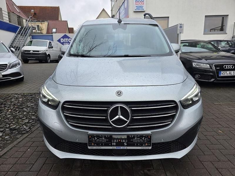Gebraucht Mercedes T180 Edition 116 PS (85 kW) 2022 Silber Van / Kleinbus