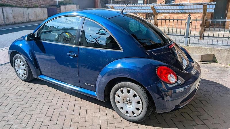 Gebraucht VW New Beetle 115 PS (84 kW) 2008 Blau Kleinwagen