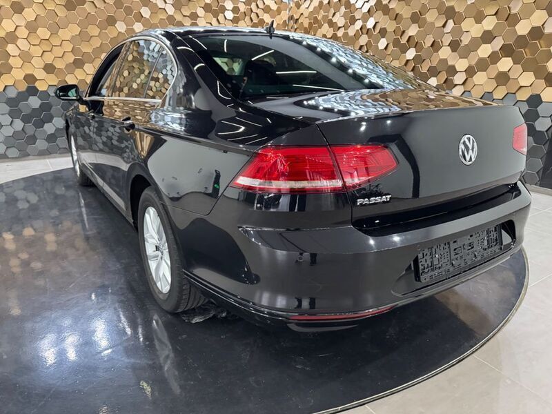 Gebraucht VW Passat Comfortline 150 PS (110 kW) 2015 Schwarz Limousine