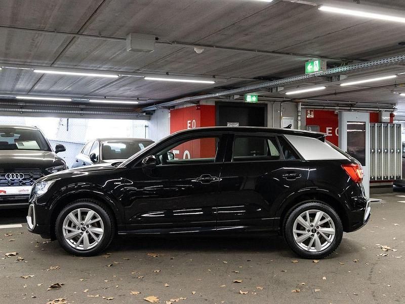 Gebraucht Audi Q2 S-Line 150 PS (110 kW) 2025 Mythosschwarz metallic SUV