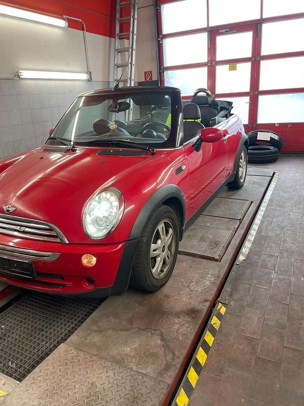 Rot Gebraucht 2007 Mini One Cabriolet Cabrio | 3.999 € (Fairer Preis) - Bild 1/4