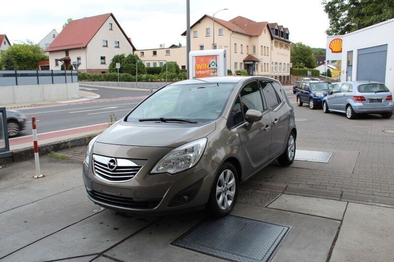 Braun Gebraucht 2012 Opel Meriva Innovation Van / Kleinbus | 3.499 € (Guter Preis) - Bild 1/4
