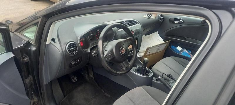 Usata Seat Leon 102 CV (75 kW) 2006 Nero Utilitaria