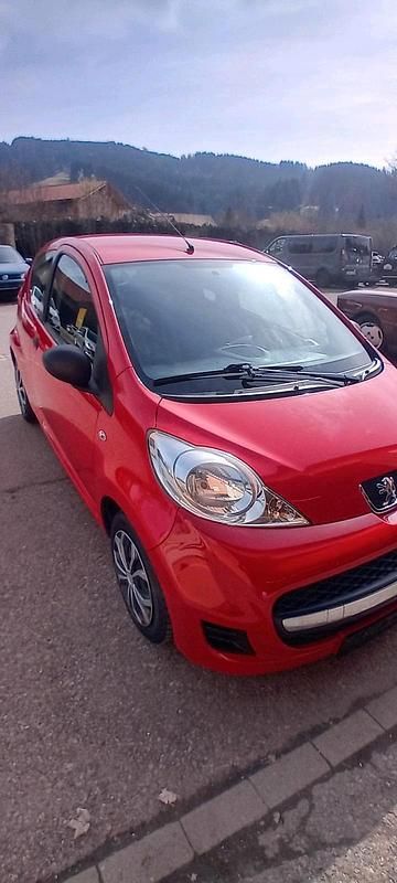 Gebraucht Peugeot 107 68 PS (50 kW) 2009 Rot Kleinwagen