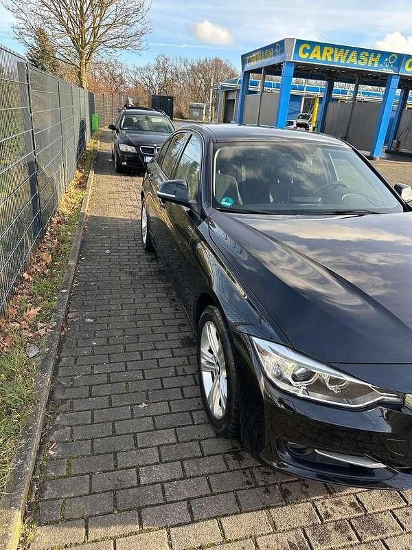 Gebraucht BMW 320 184 PS (135 kW) 2012 Limousine