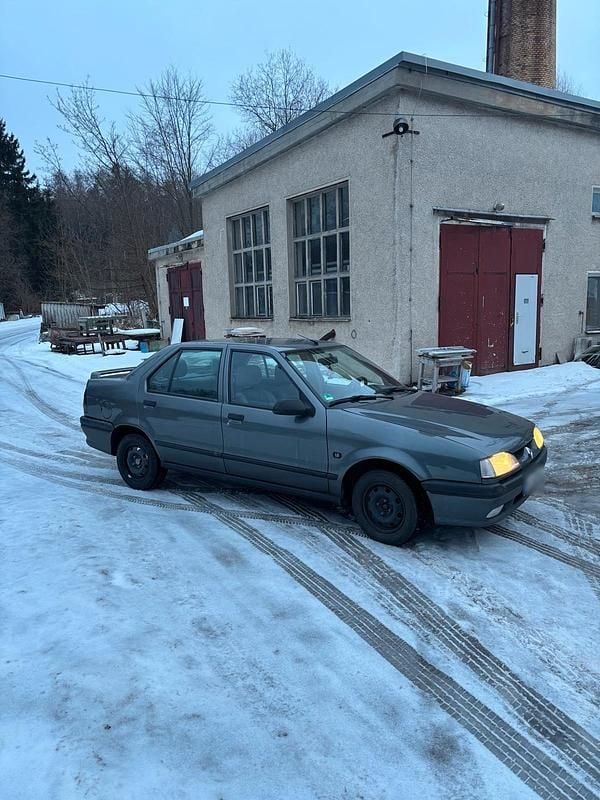 Second-hand Renault R9 75 CP (55 kW) 1993 Gri Berlinǎ