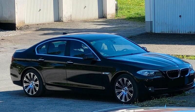 Schwarz Gebraucht 2012 BMW 520 Limousine | 9.500 € (Fairer Preis) - Bild 1/4